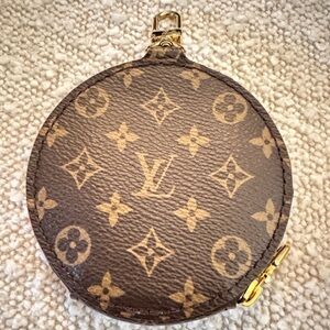 Authentic LV Mono Round Zip Coin Pouch with Hook